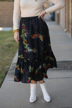 Load image into Gallery viewer, Coredith Midi Skirt
