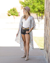 Load image into Gallery viewer, Spring Breeze Kimono